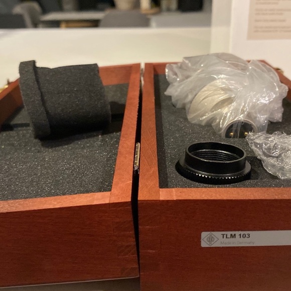 Microphone - Picture 5 of 5